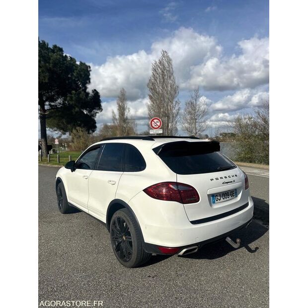 2011 PORSCHE Cayenne-47341100