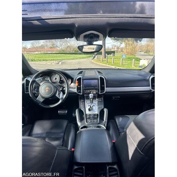 2011 PORSCHE Cayenne-47341103