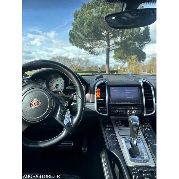 2011 PORSCHE Cayenne-47341104