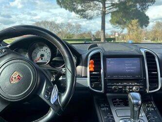 2011-porsche-cayenne-1455544-47341104