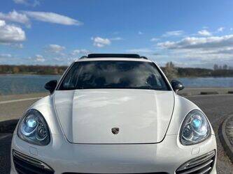2011-porsche-cayenne-1455544-47341105