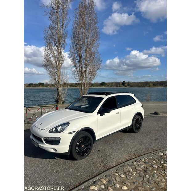 2011 PORSCHE Cayenne-47341107