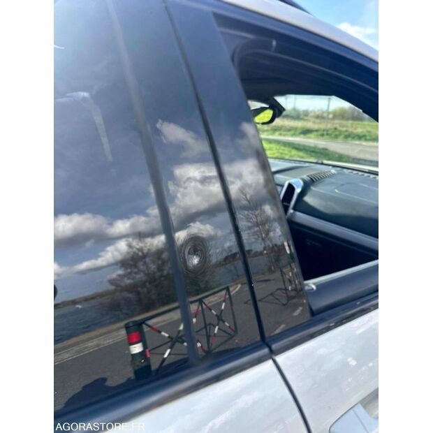 2011 PORSCHE Cayenne-47341108