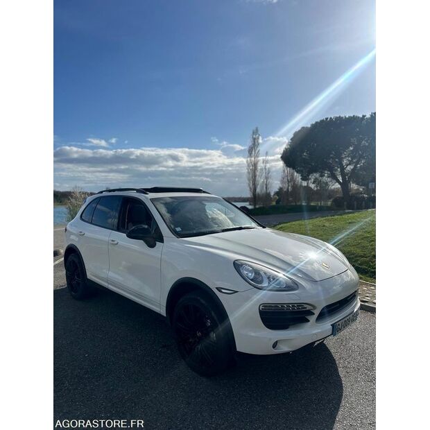 2011 PORSCHE Cayenne-47341111