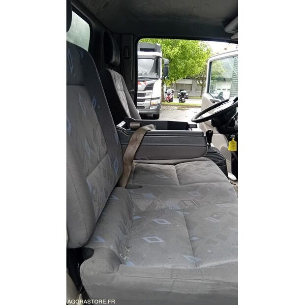 2011 Renault Maxity-47341380
