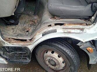 2011-renault-maxity-1455557-47341390