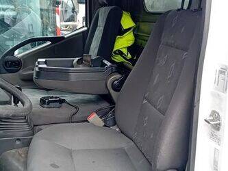 2011-renault-maxity-1455557-47341395