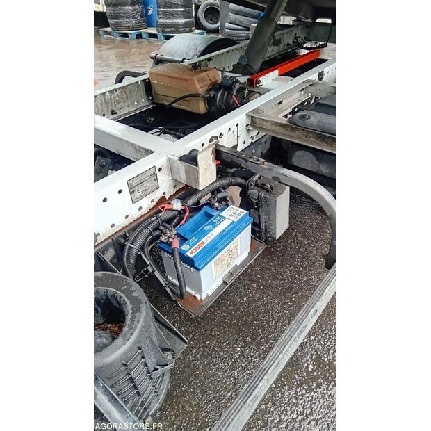 2011 Renault Maxity-47341400
