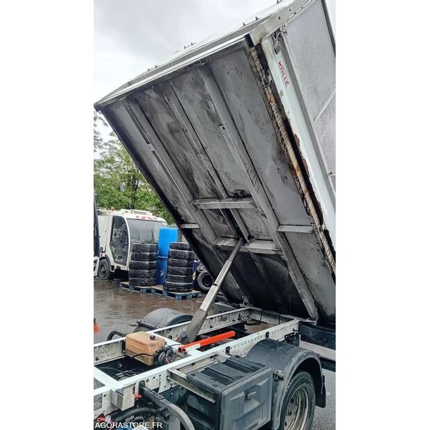 2011 Renault Maxity-47341401