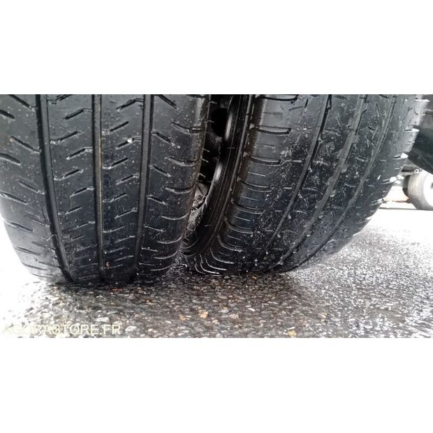 2011 Renault Maxity-47341404