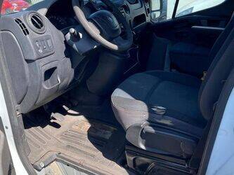 2015-renault-master-1455568-47341593