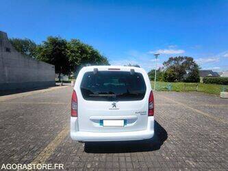 2017-peugeot-partner-1455576-47341826