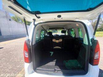 2017-peugeot-partner-1455576-47341829