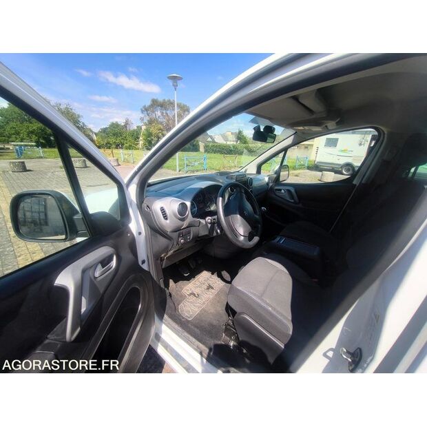 2017 Peugeot PARTNER-47341830