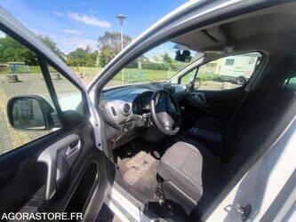 2017-peugeot-partner-1455576-47341830