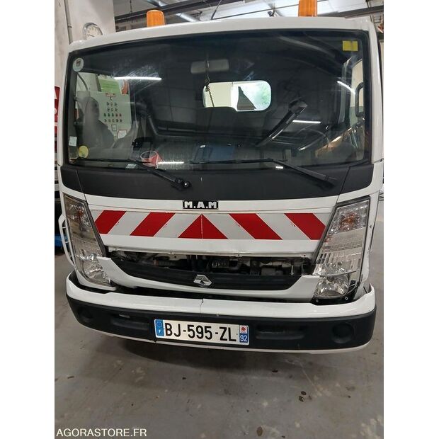 2011 Renault Maxity-47341894