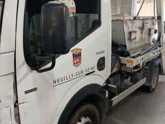 2011-renault-maxity-1455584-47341896