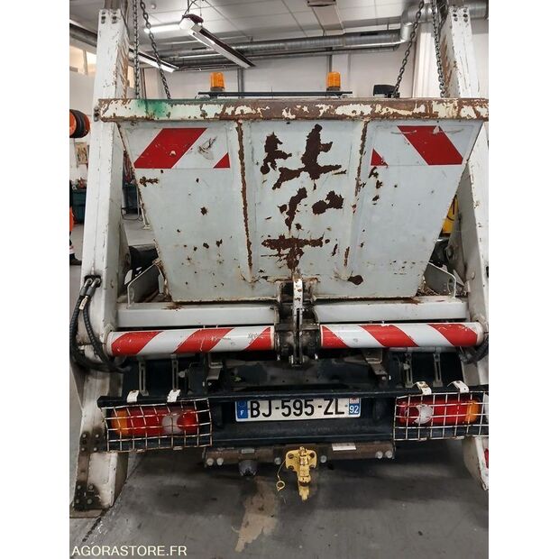 2011 Renault Maxity-47341897