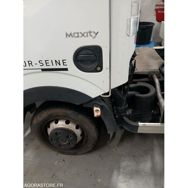 2011 Renault Maxity-47341900