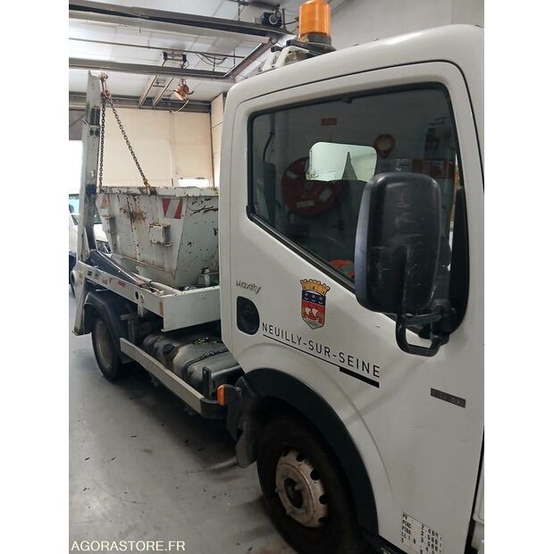 2011 Renault Maxity-47341901