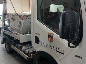 2011-renault-maxity-1455584-47341901