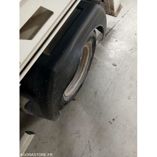 2011 Renault Maxity-47341903