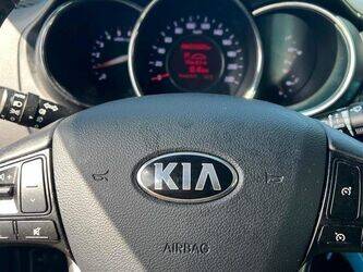 2016-kia-rio-47342002