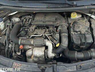 2013-peugeot-207-1455597-47342024