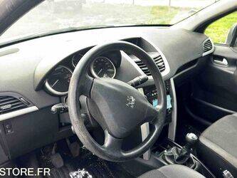 2013-peugeot-207-1455597-47342027