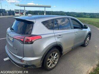 2020-toyota-rav4-1455608-47342153