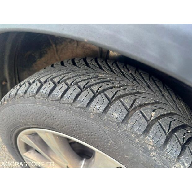 2020 تويوتا RAV4-47342159