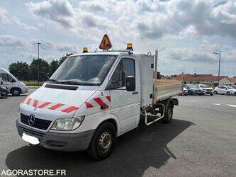 صورة ل شاحنات مسطحة 2004 مرسيدس بنز SPRINTER