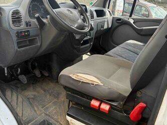 2004-mercedes-benz-sprinter-1455609-47342163