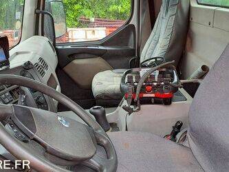 2010-renault-premium-1455611-47342179