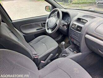 2007-renault-clio-1455614-47342189