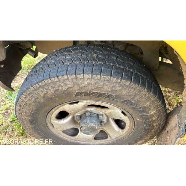 2003 تويوتا Hilux-47342228