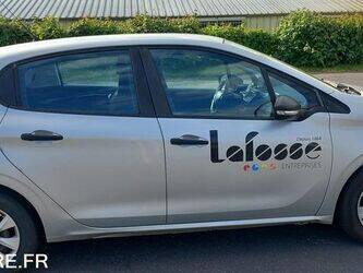 2016-peugeot-208-1455620-47342277