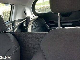 2016-peugeot-208-1455620-47342279