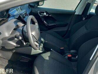 2016-peugeot-208-1455620-47342281