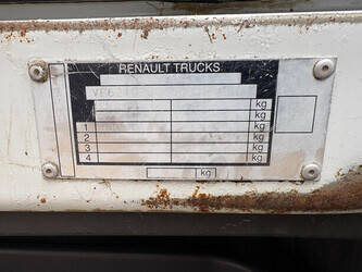 2009-renault-premium-1455632-47342604