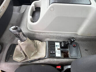 2009-renault-premium-1455632-47342607