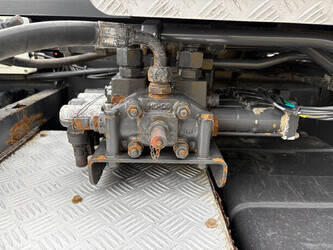 2009-renault-premium-1455633-47342636