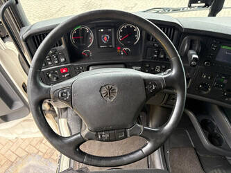 2017-scania-r410-1455636-47342754