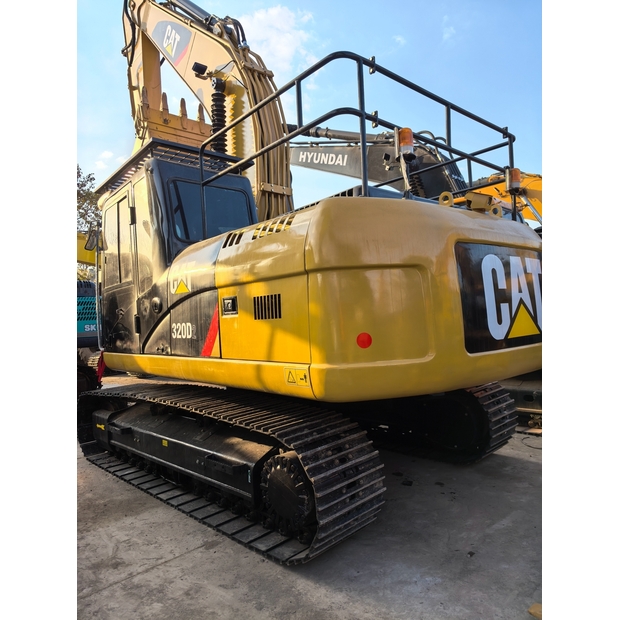 2025 كاتربيلر 320D2-47342898