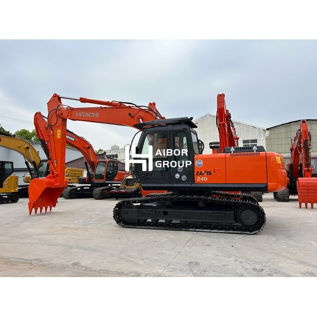 2025 Hitachi ZX240-47342933