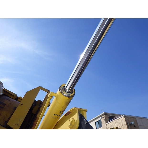 2000 Komatsu BR200T-1-47343255