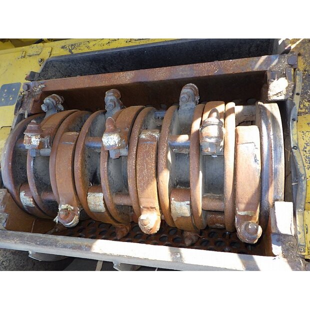 2000 Komatsu BR200T-1-47343272