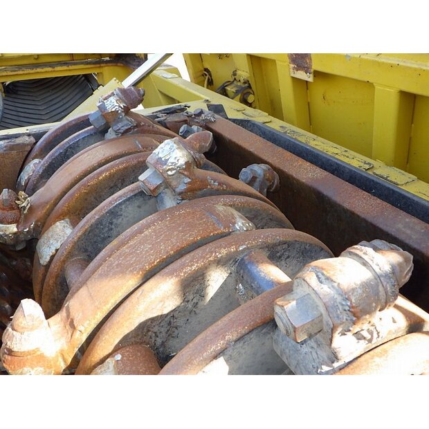 2000 Komatsu BR200T-1-47343273