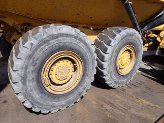 2015-caterpillar-725c-1455656-47343317