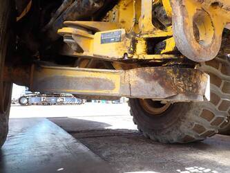 2015-caterpillar-725c-1455656-47343322